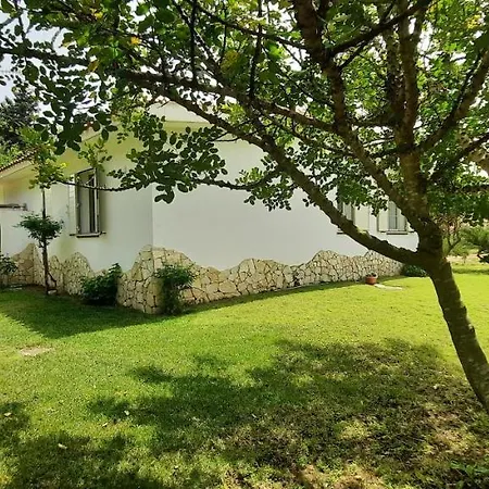 Дом отдыха Malu House *