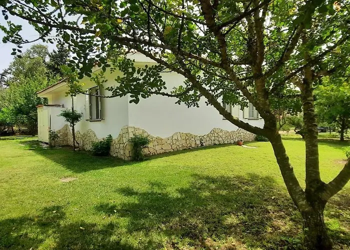 Дом отдыха Malu House *